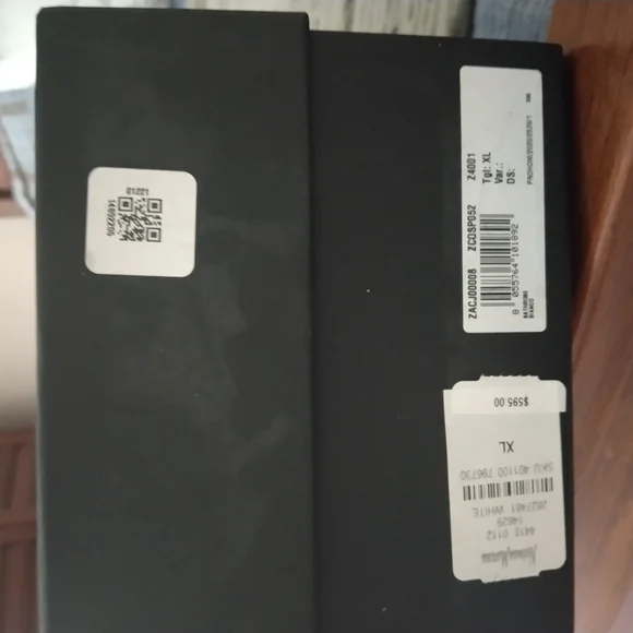 Versace Bath Robe In Box - Picture 6 of 6